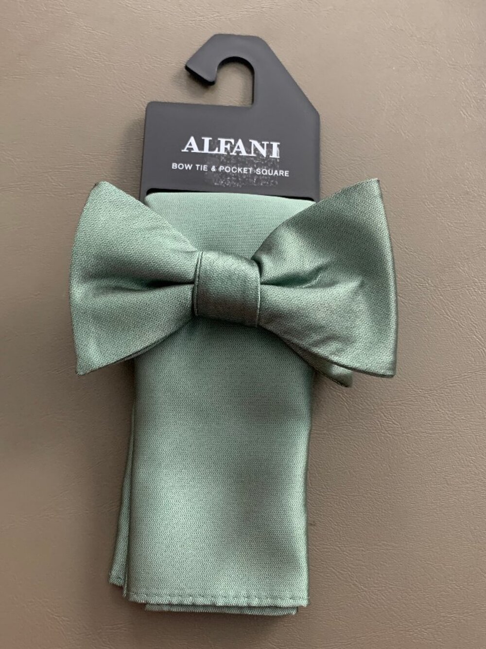 Alfani Men's 2-Piece Solid Bow Tie and Solid Pocket Square Set, Light Green